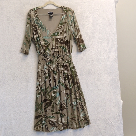 Kate And Lily Dresses & Skirts - Kate and Lily Women's Tan‎ Botanical 3/4 Sleeve Modest Midi Dress Size 14